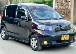 Toyota Porte 2007 Black