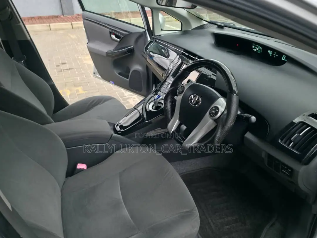 Toyota Prius 2011 Silver