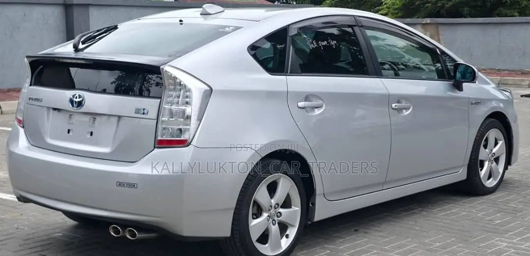 Toyota Prius 2011 Silver