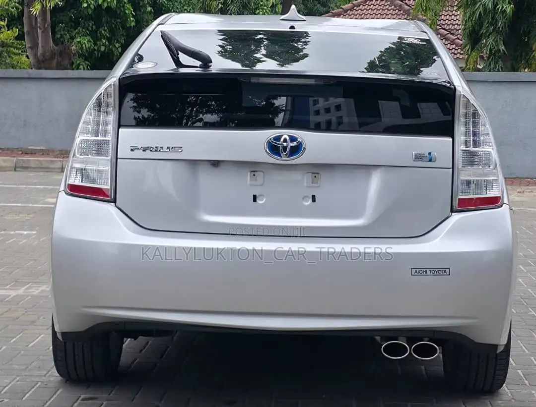 Toyota Prius 2011 Silver