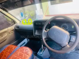 Toyota HiAce 2008 White