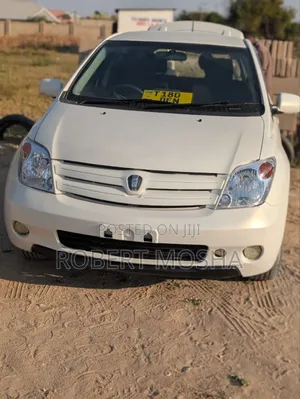 Toyota IST 2005 White