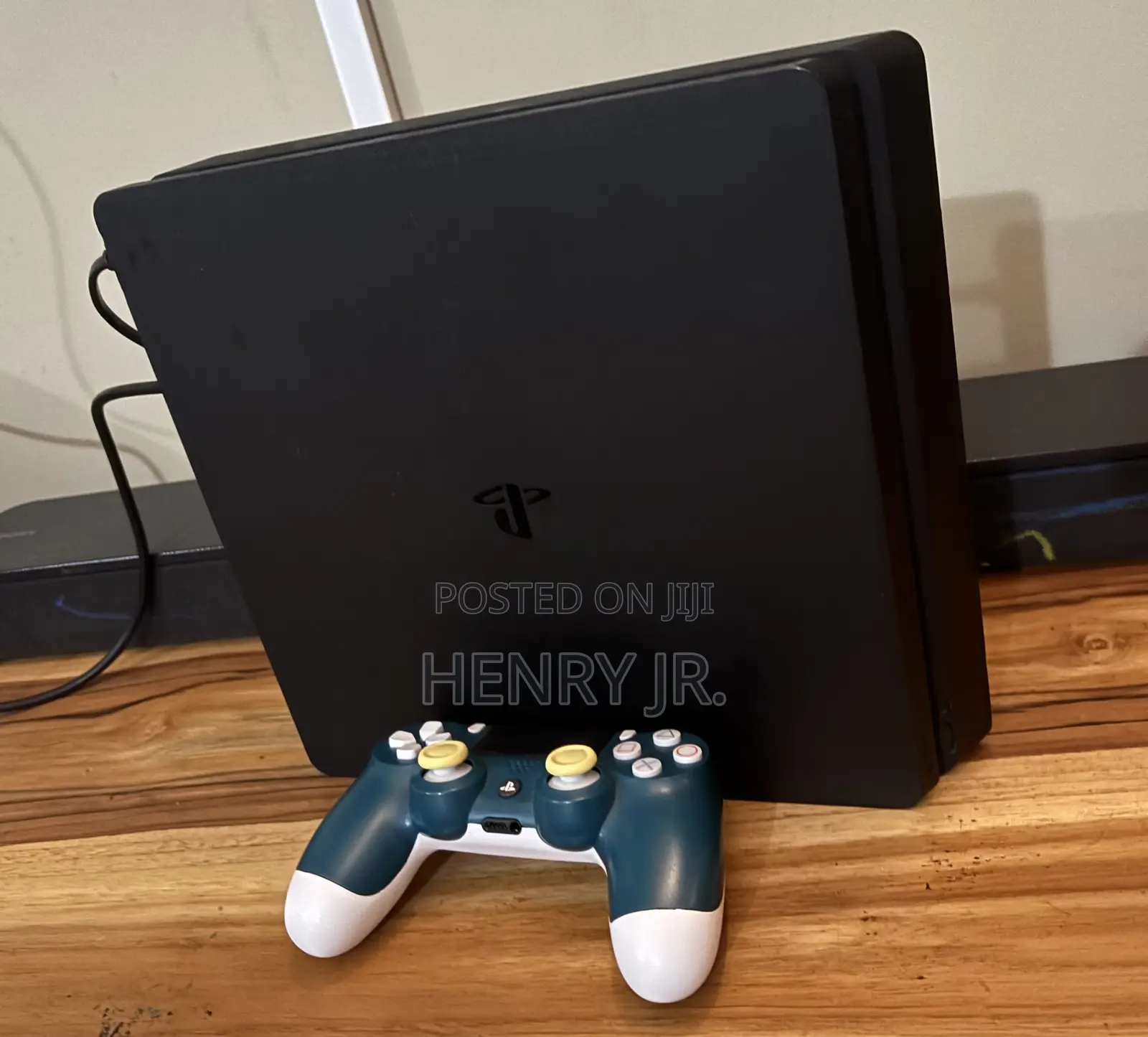 PlayStation 4 - Slim
