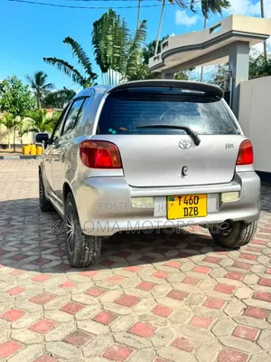Toyota Vitz 2003 Gray