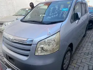Toyota Noah 2007 Silver
