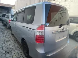 Toyota Noah 2007 Silver