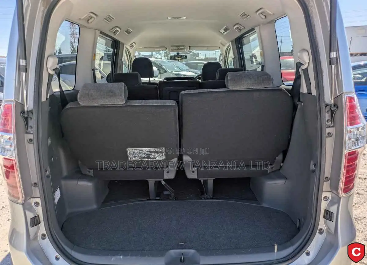 Toyota Noah 2007 Silver