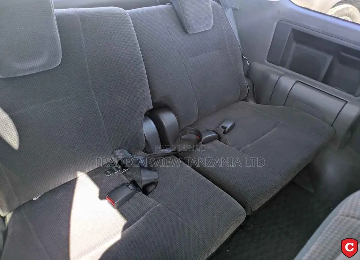 Toyota Noah 2007 Silver