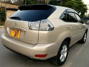 Toyota Harrier 2005 Gold