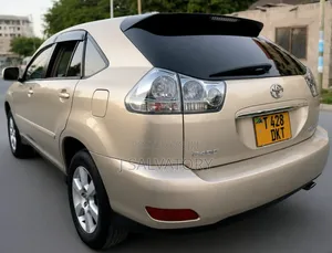 Toyota Harrier 2005 Gold