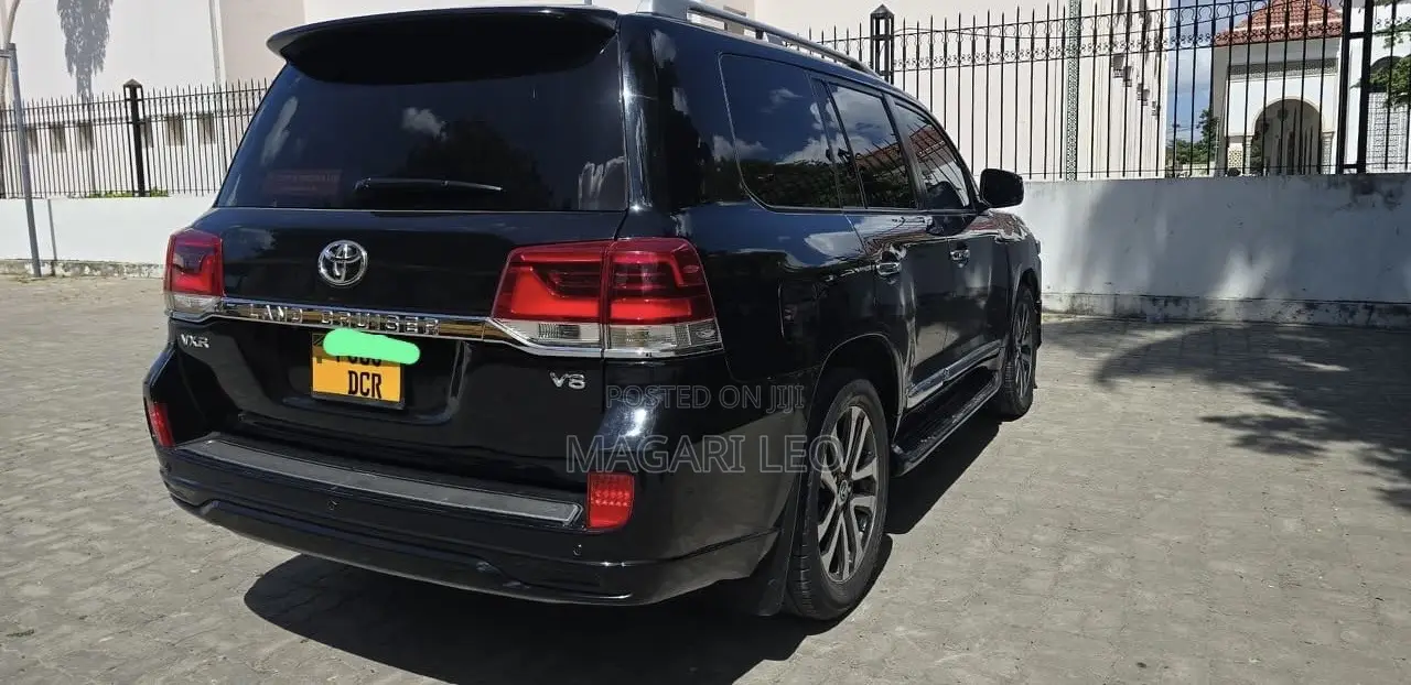 Toyota Land Cruiser 4.5 V8 VXR 2010 Black