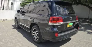 Toyota Land Cruiser 4.5 V8 VXR 2010 Black