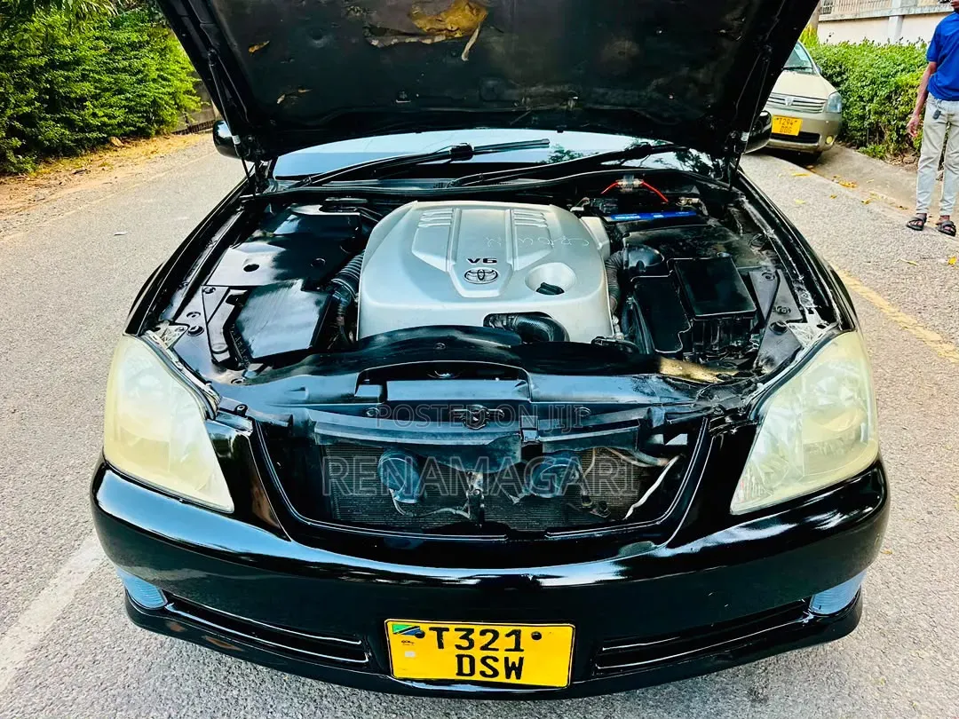 Toyota Crown 2006 Black