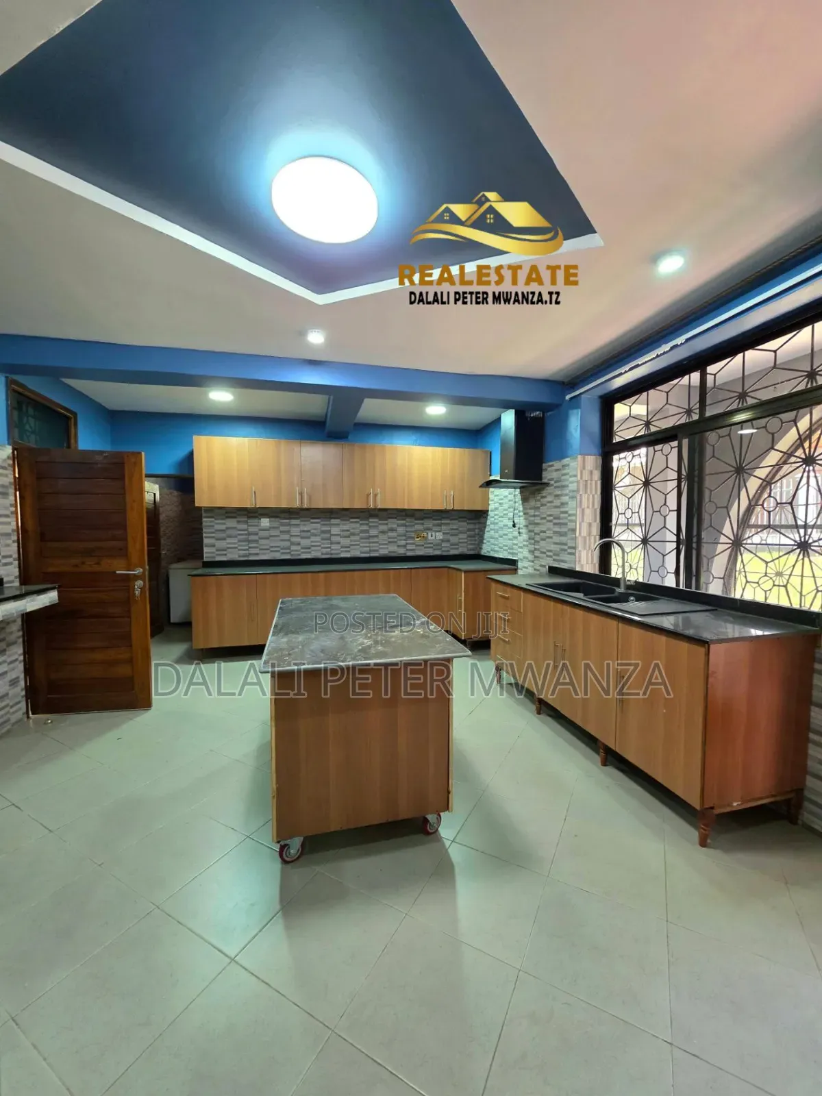 5bdrm Apartment in Rock City, Ilemela Ward for rent