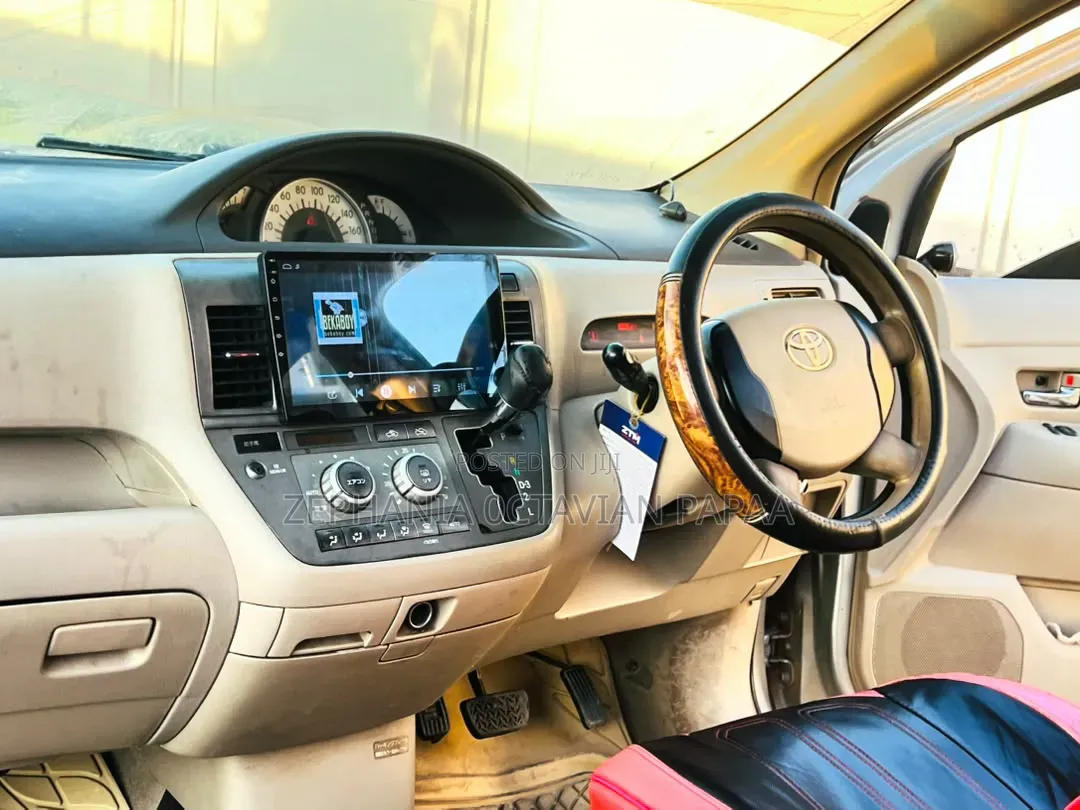 Toyota Raum 2003 Silver