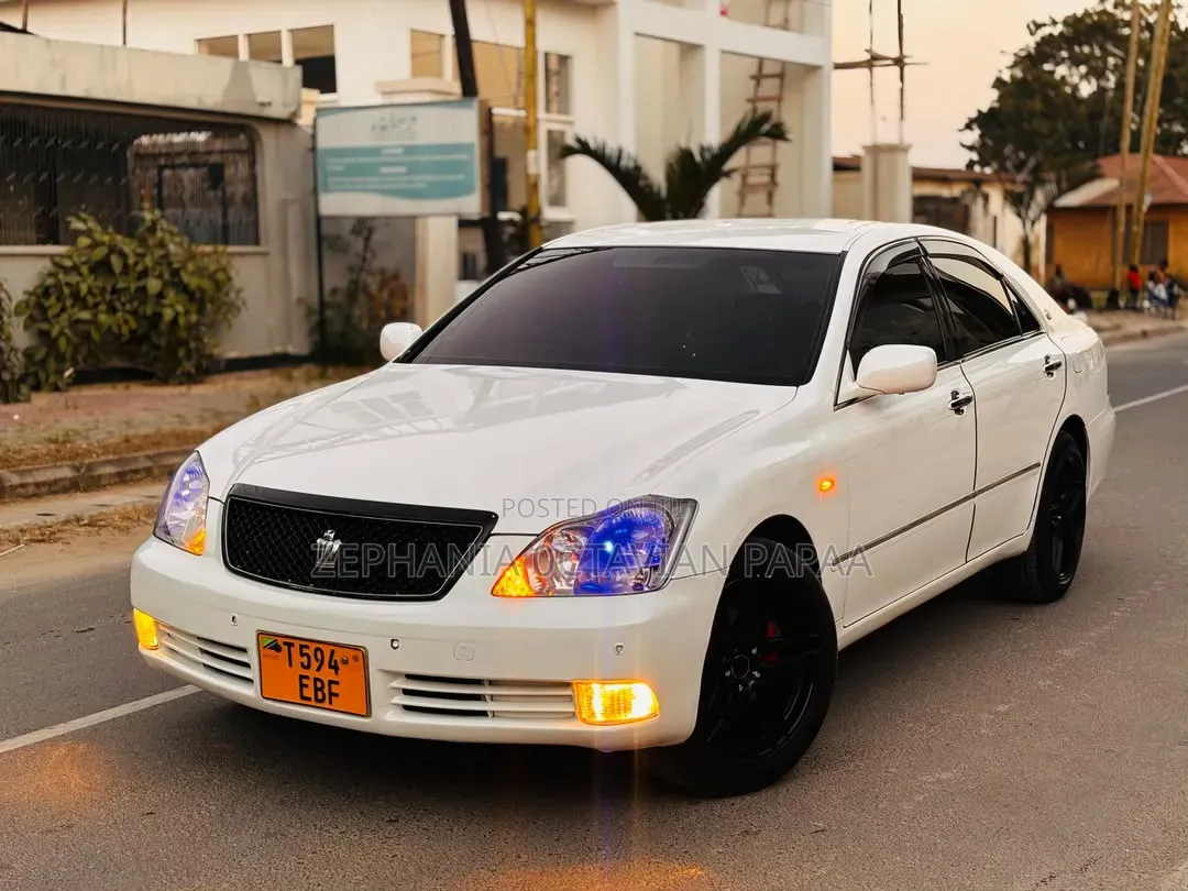 Toyota Crown 2007 White