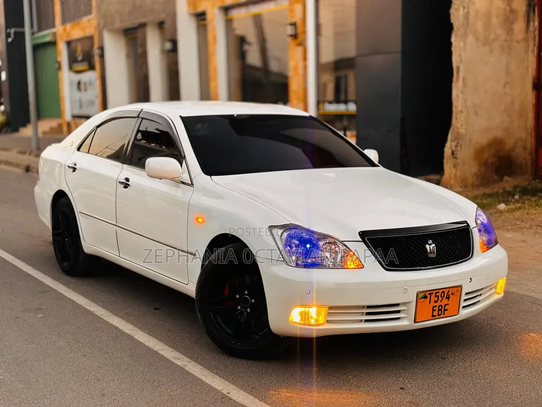 Toyota Crown 2007 White