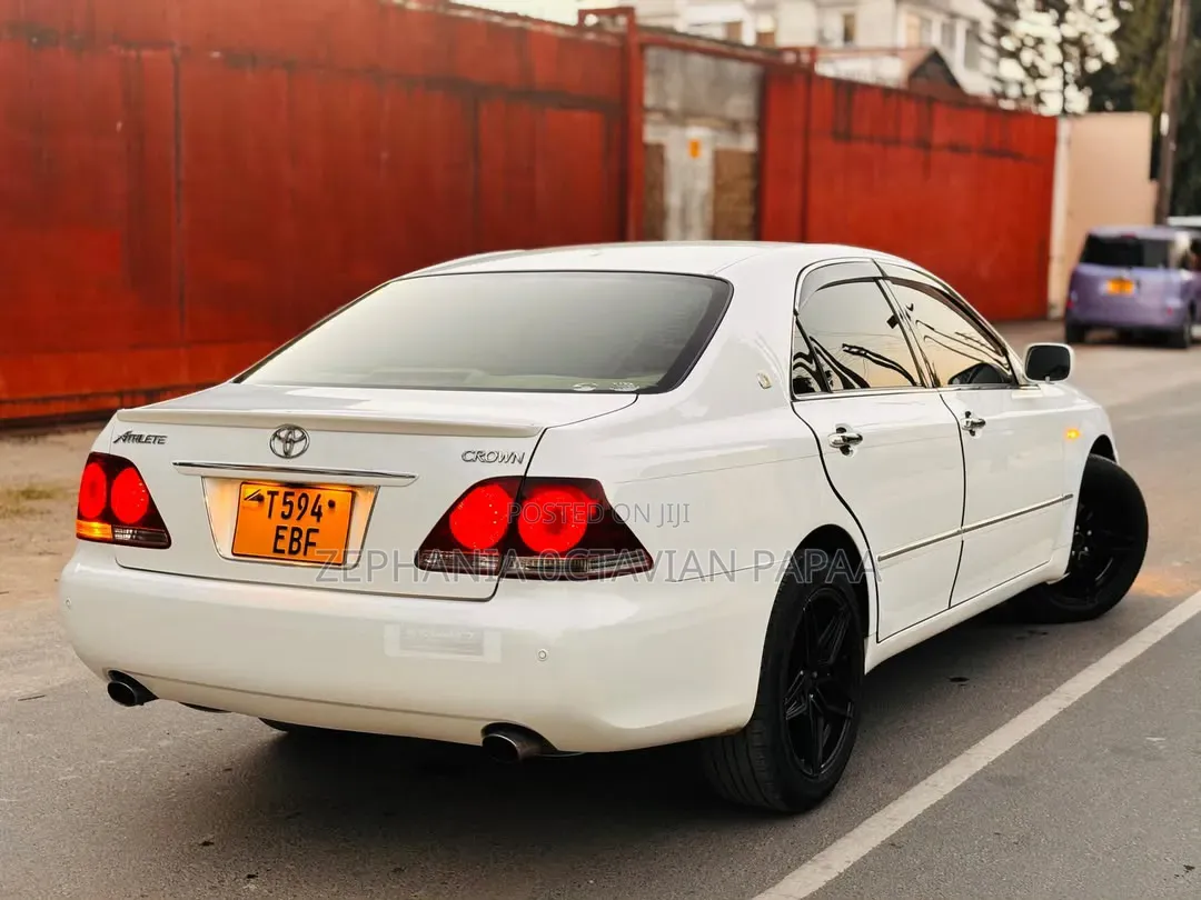 Toyota Crown 2007 White