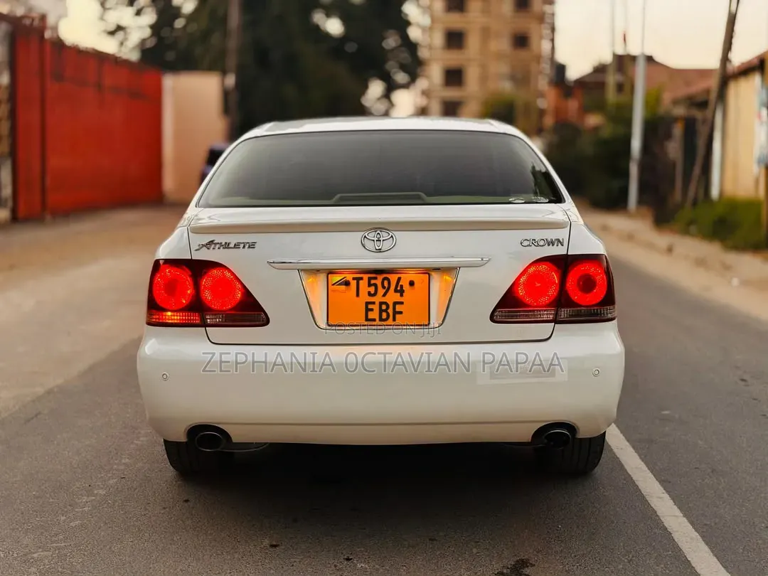 Toyota Crown 2007 White