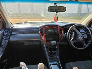 Toyota Kluger 2005 Silver
