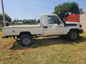 Toyota Land Cruiser 2025 White