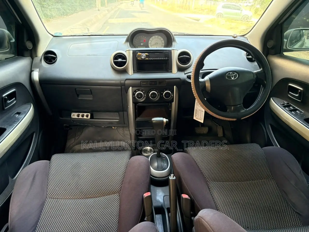 Toyota IST 2007 Gold