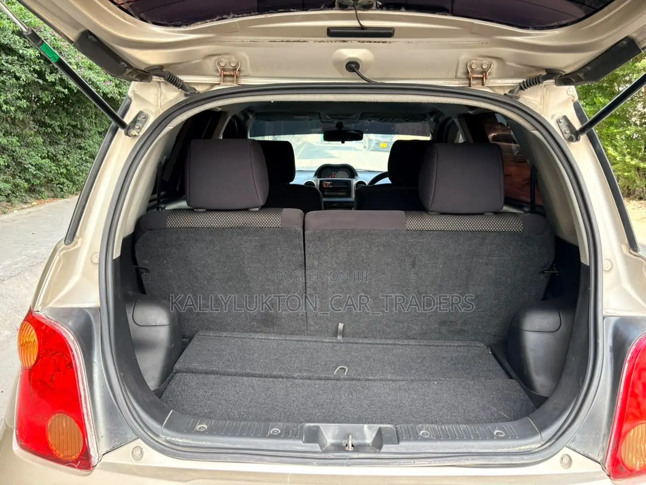 Toyota IST 2007 Gold