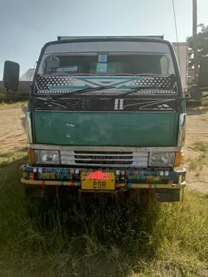 Mitsubishi Canter 1999 Green