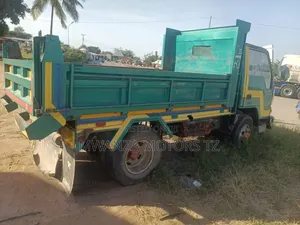 Mitsubishi Canter 1999 Green