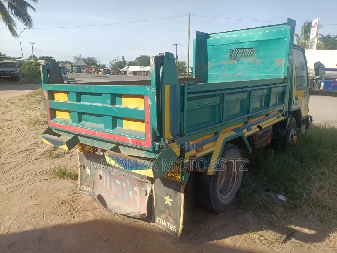 Mitsubishi Canter 1999 Green