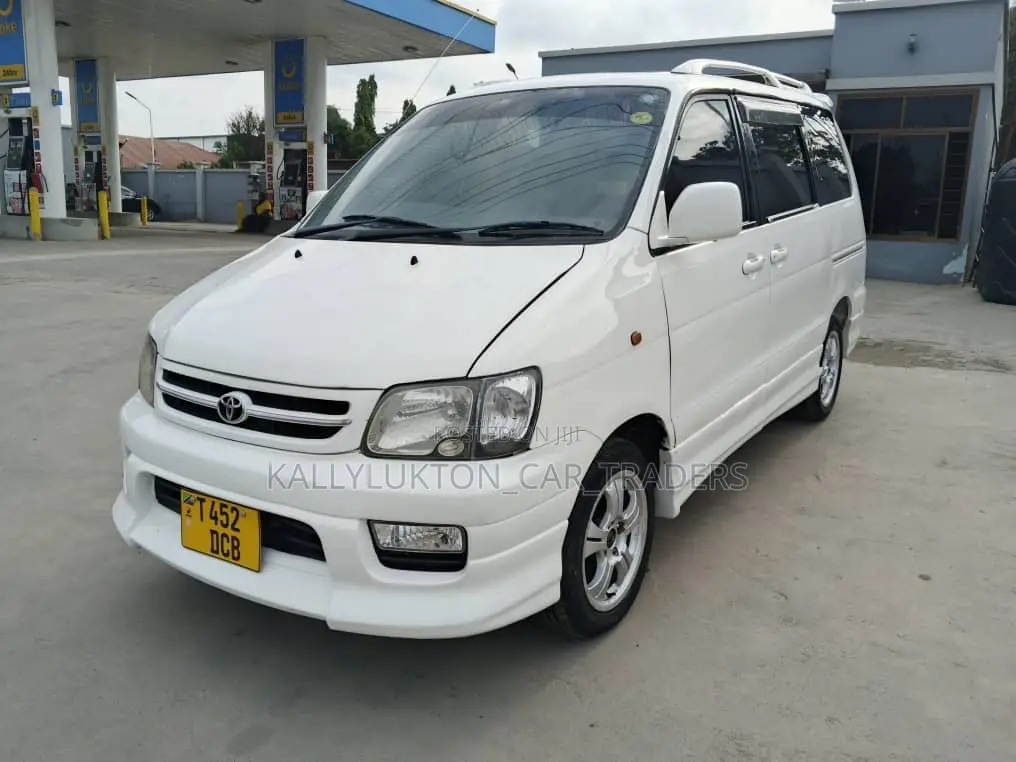 Toyota TownAce 2003 White