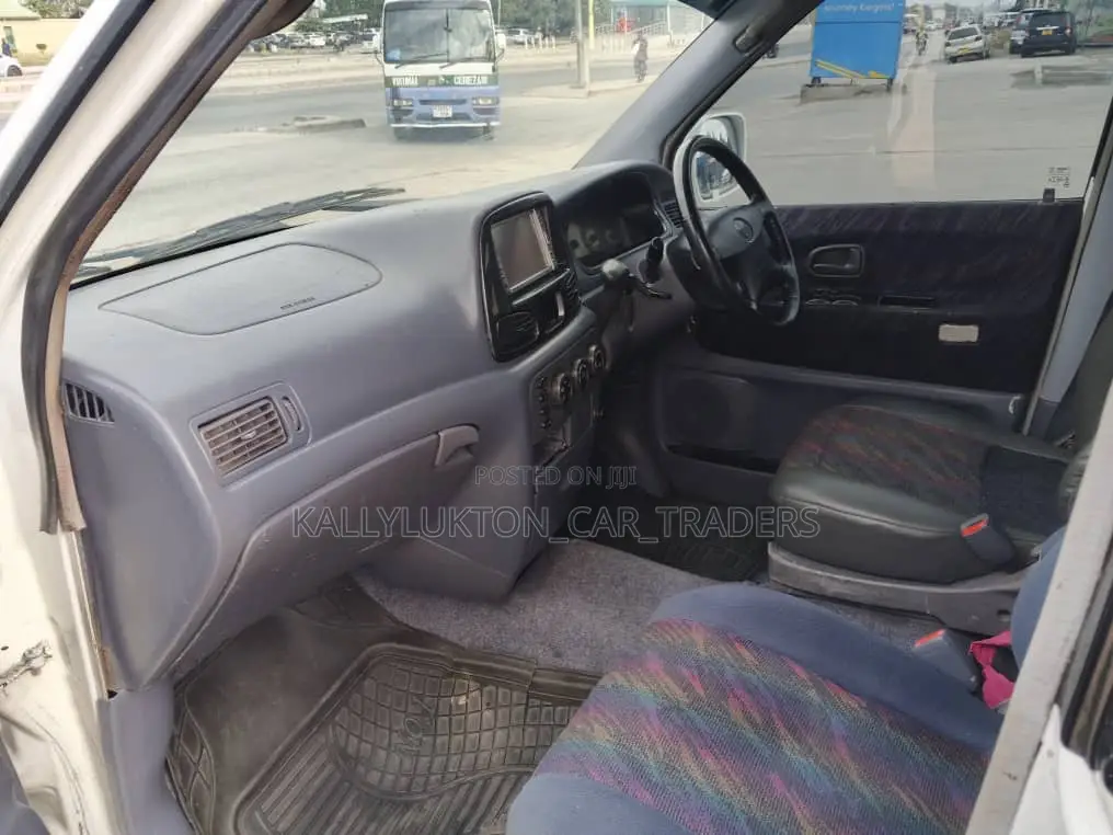 Toyota TownAce 2003 White