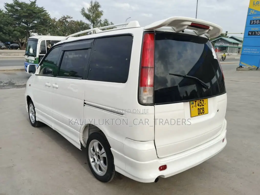 Toyota TownAce 2003 White