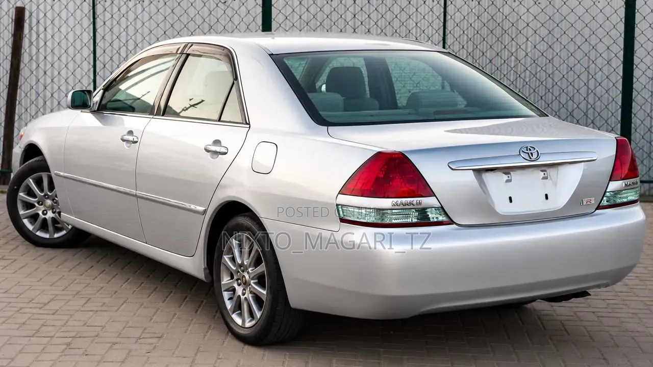 Toyota Mark II 2004 Silver