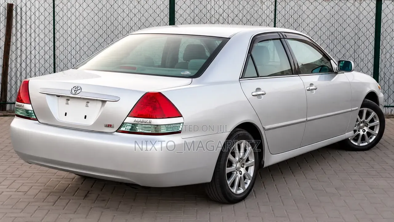 Toyota Mark II 2004 Silver