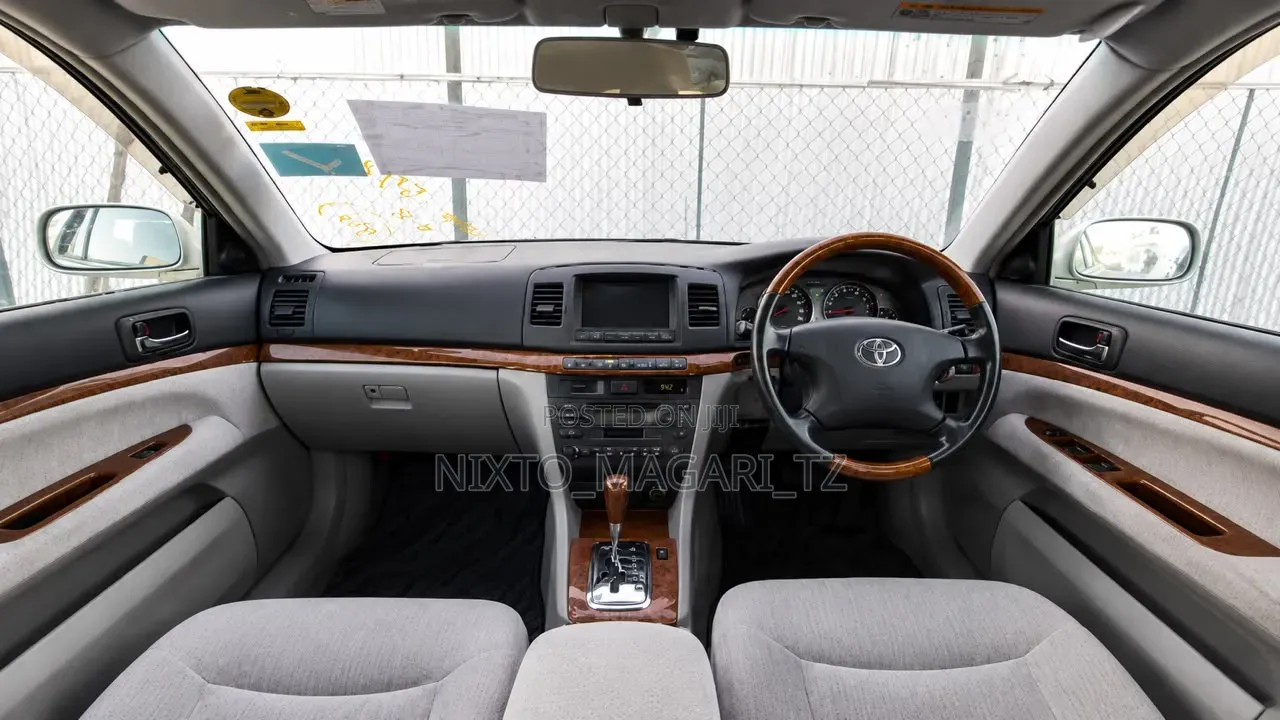 Toyota Mark II 2004 Silver