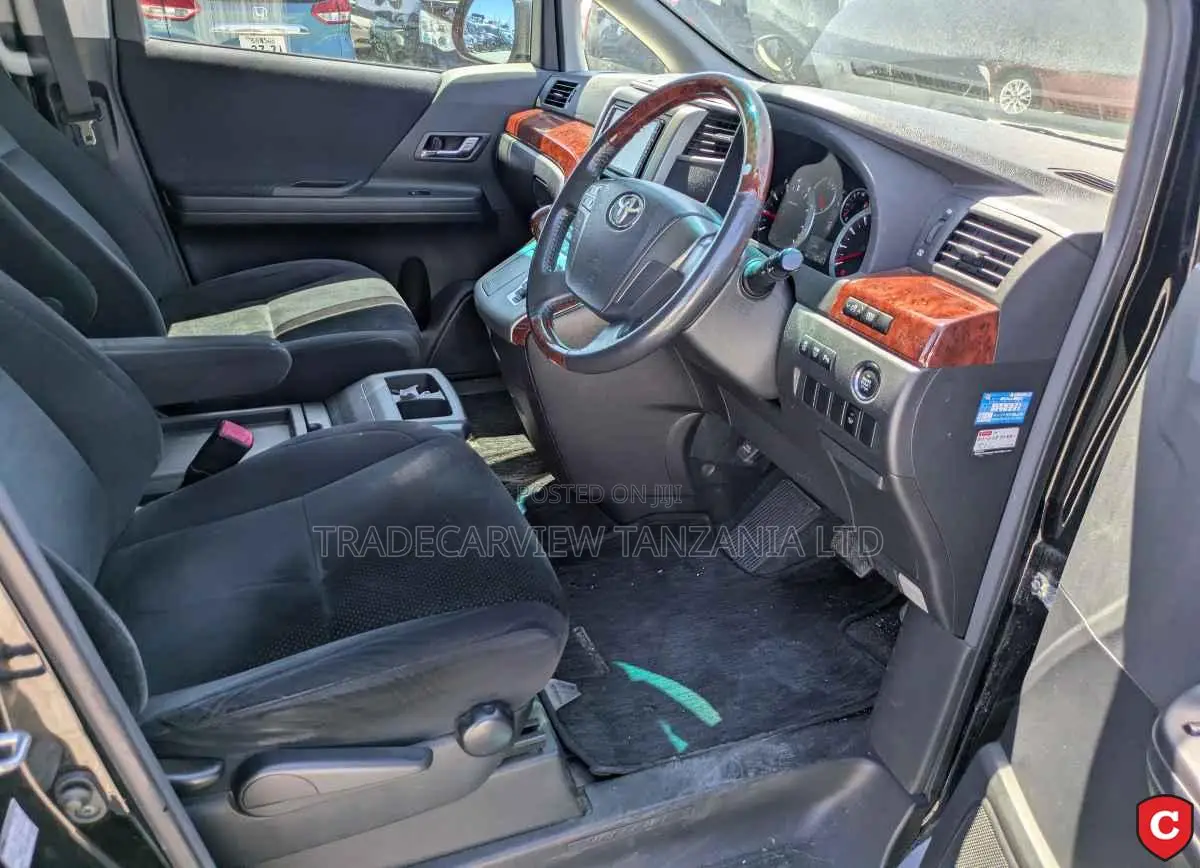 Toyota Vellfire 2010 Black