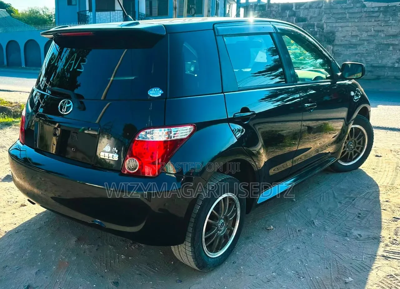 Toyota IST 2005 Matt Black