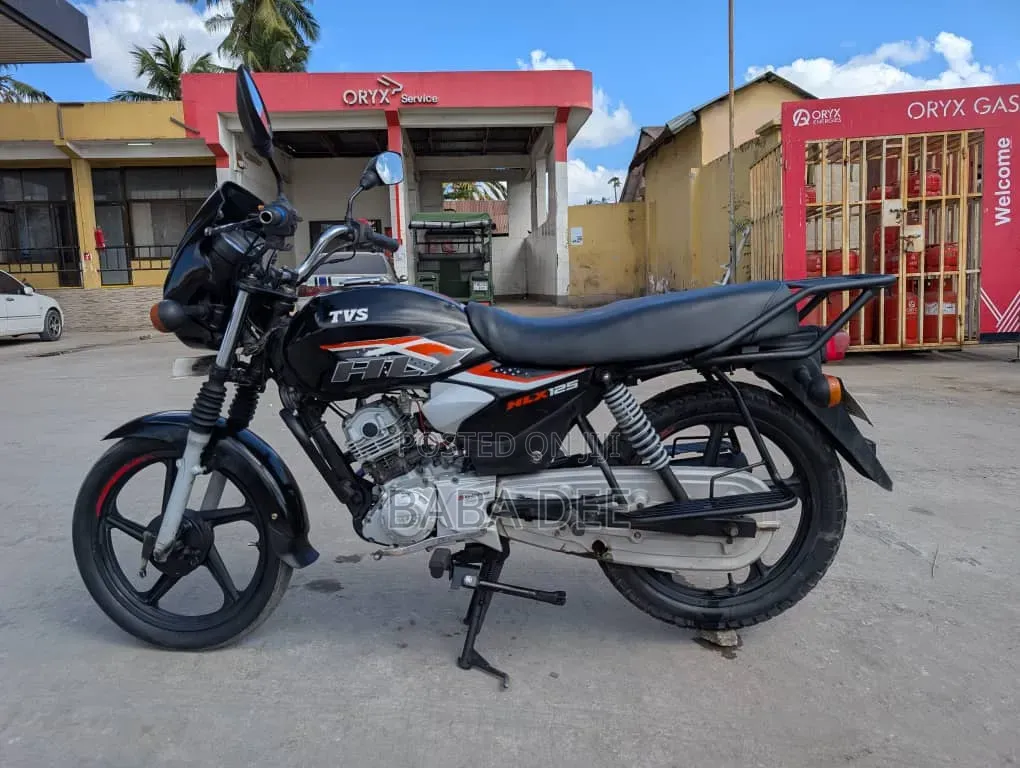 TVS HLX 125 2025 Black