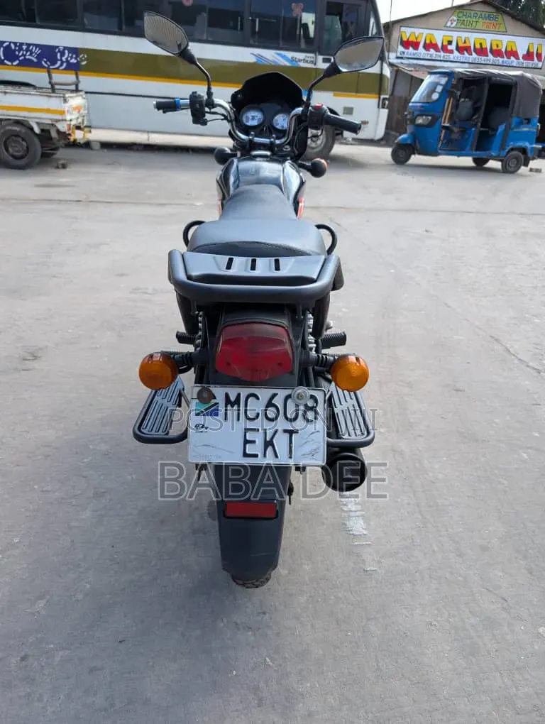 TVS HLX 125 2025 Black