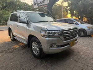 Toyota Land Cruiser 4.5 V8 DLX 2013 White