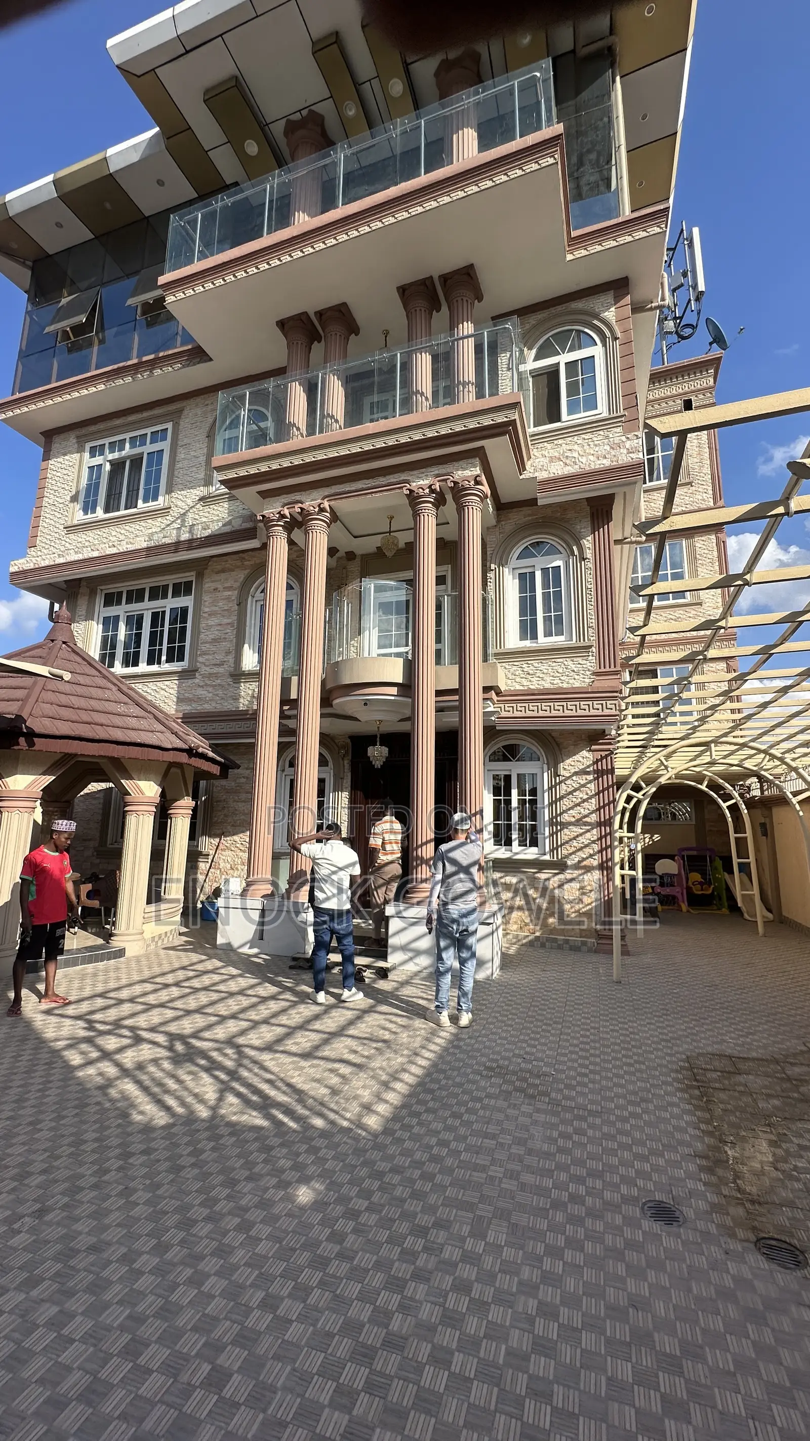 12bdrm House in Biafra, Kinondoni for rent