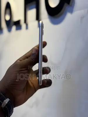 Apple iPhone 11 64 GB White