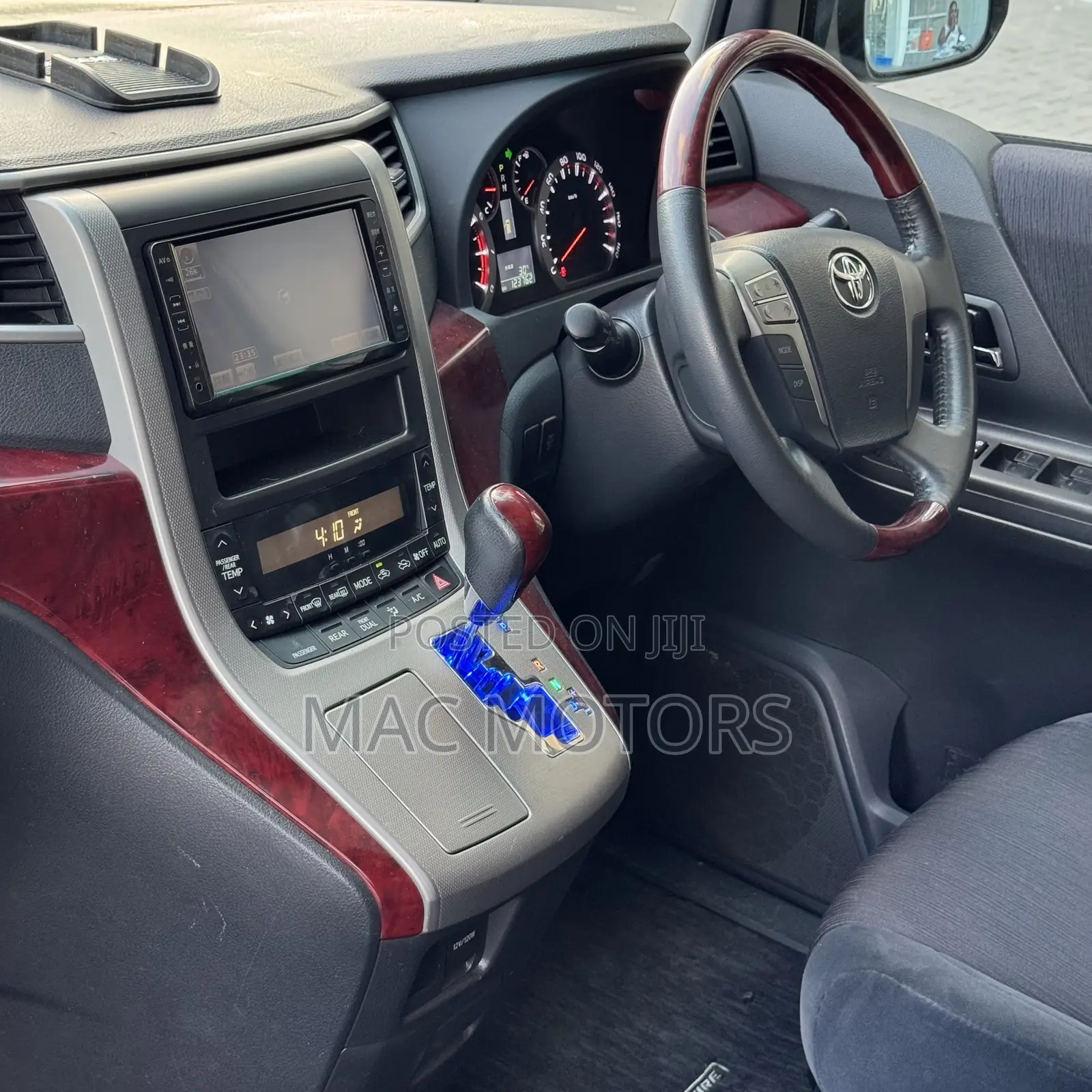 Toyota Vellfire 2010 Black