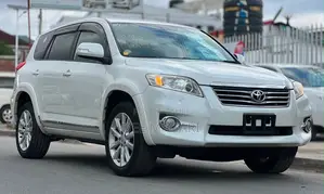 Toyota Vanguard 2011 White