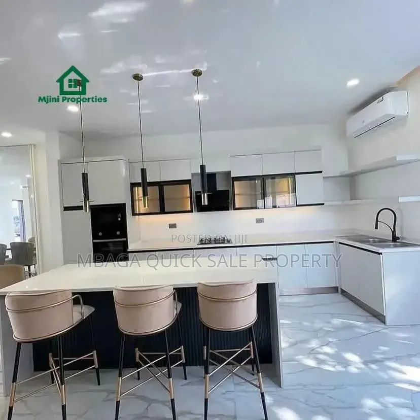 Furnished 5bdrm House in Oyster Bay for sale