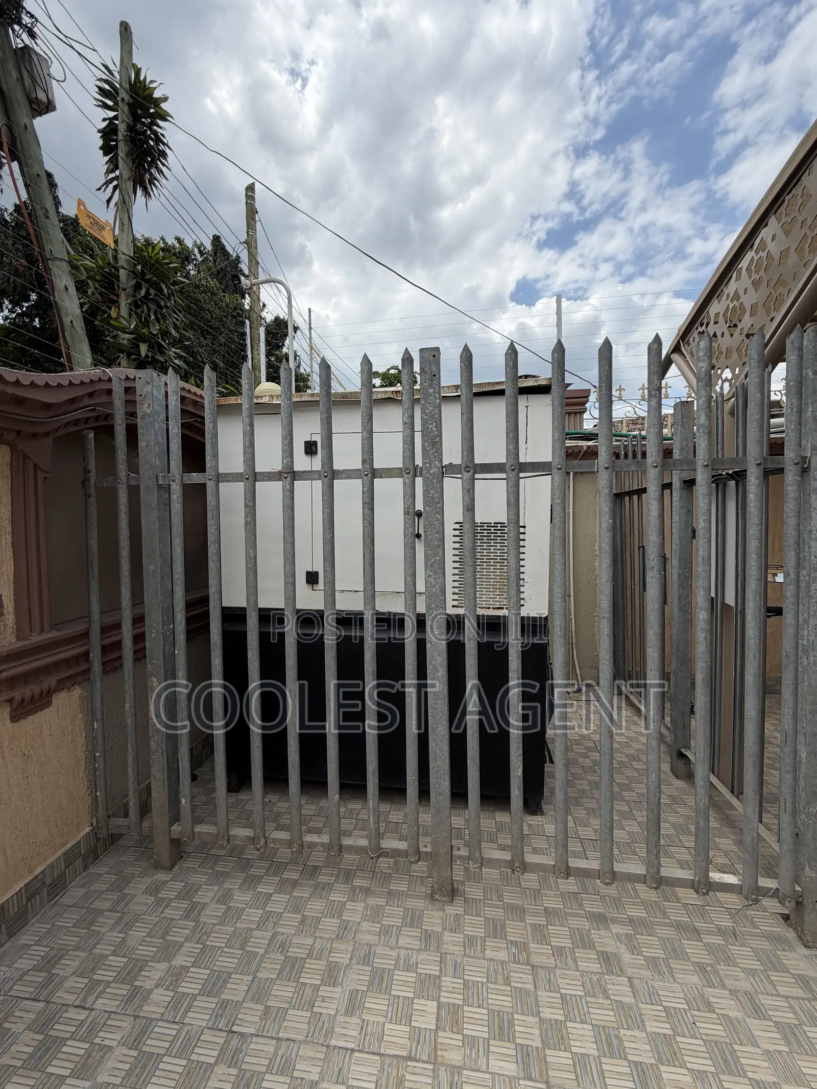 10bdrm Duplex in Coolest Estate, Kinondoni for sale
