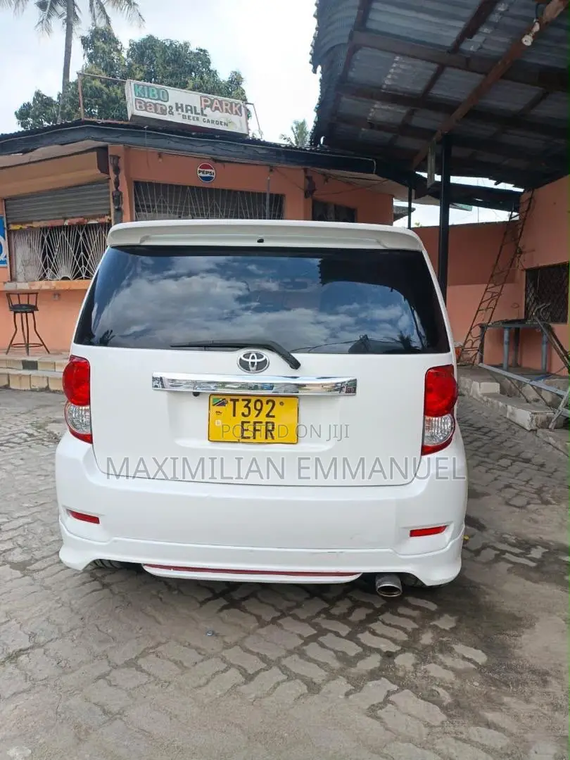 Toyota Rumion 1.5 FWD 2023 White