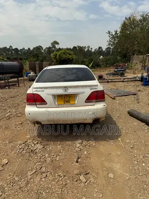 Toyota Crown 2006 White