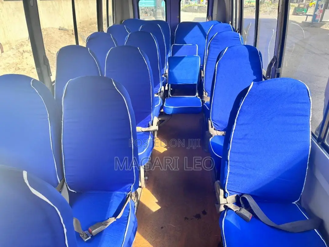 Mitsubishi Fuso Rosa 2004 Blue